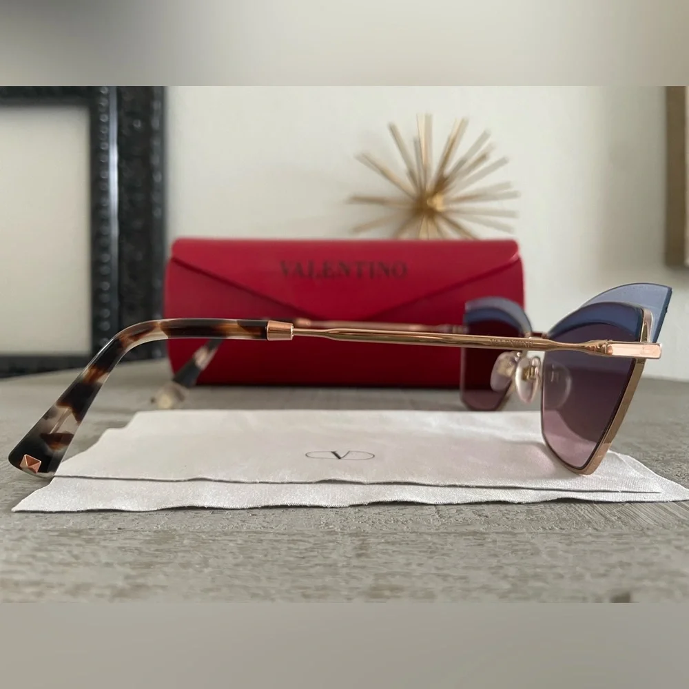 Valentino Cateye Sunglasses 🕶️ - Picture 3 of 6